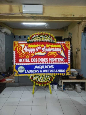 Papan Bunga di Grand Wisata